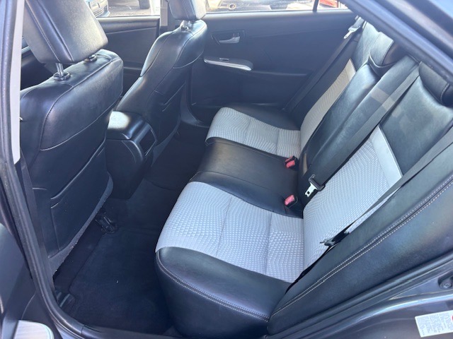 Toyota Camry SE 2012