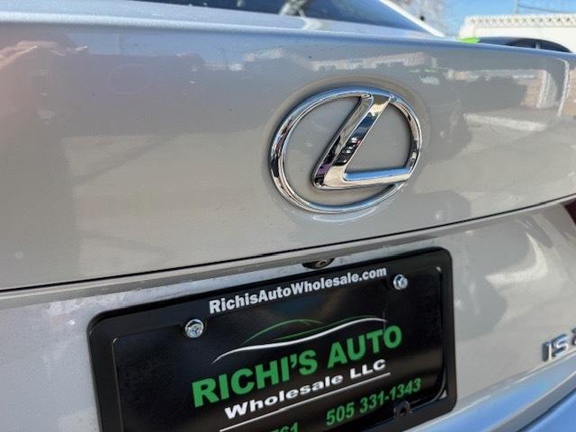 Lexus IS 250 RWD 2015