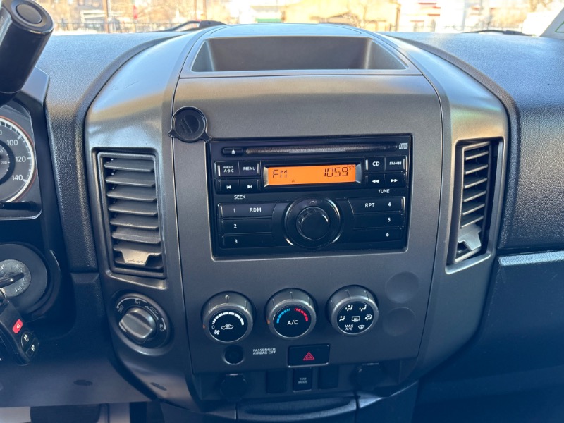 Nissan Titan PRO-4X Crew Cab 4WD 2015