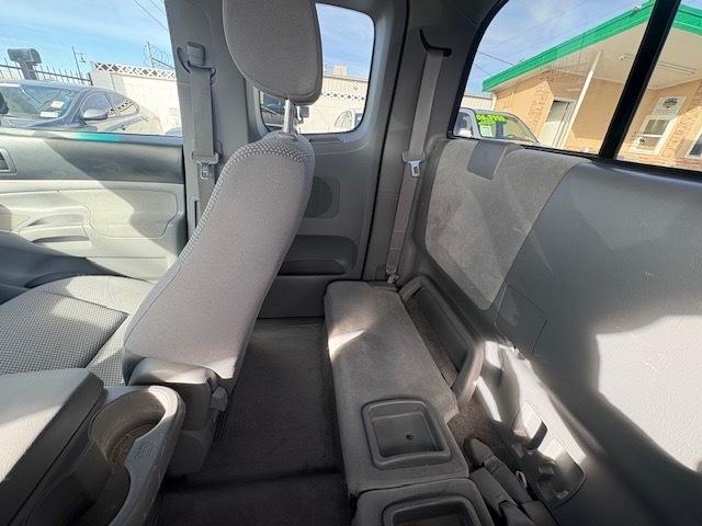 Toyota Tacoma Access Cab I4 Manual 2WD 2005