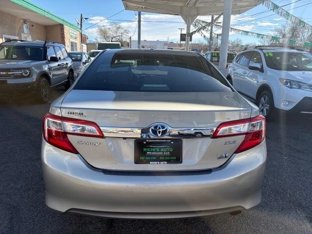 Toyota Camry Hybrid XLE 2013