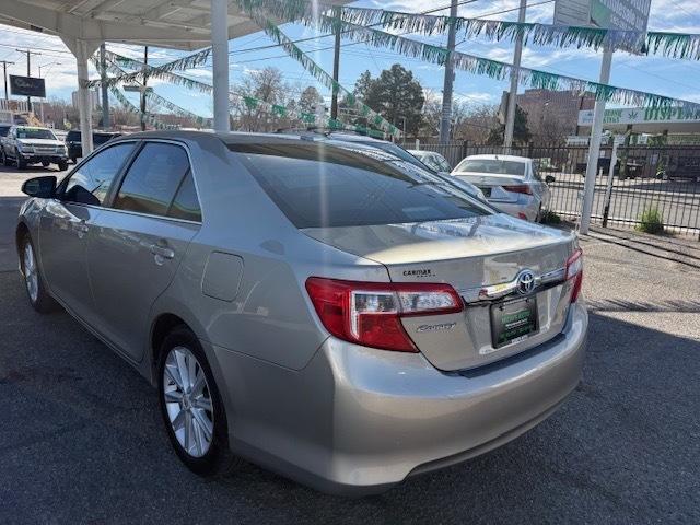 Toyota Camry Hybrid XLE 2013