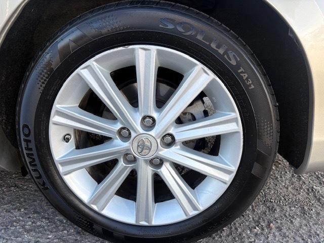 Toyota Camry Hybrid XLE 2013