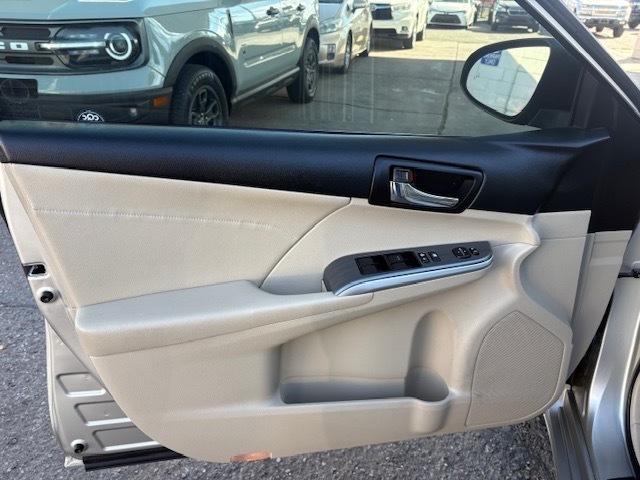 Toyota Camry Hybrid XLE 2013