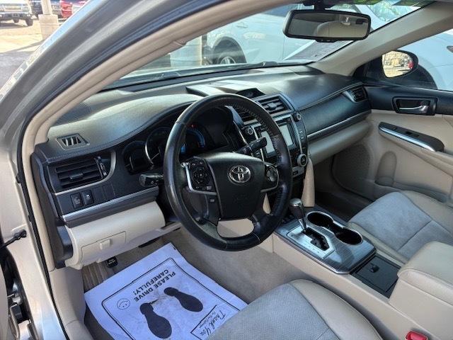 Toyota Camry Hybrid XLE 2013