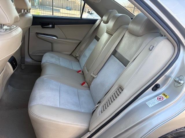 Toyota Camry Hybrid XLE 2013