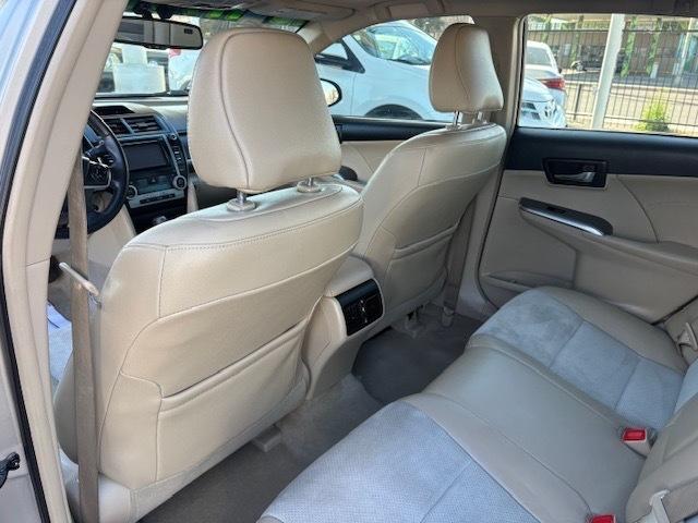 Toyota Camry Hybrid XLE 2013