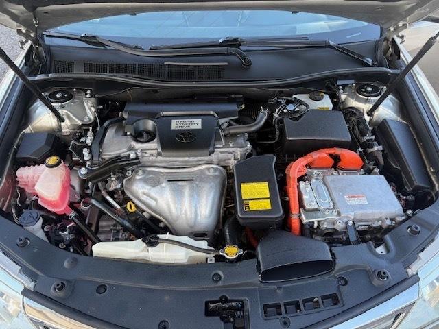 Toyota Camry Hybrid XLE 2013