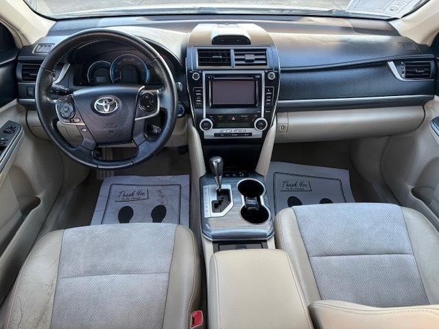 Toyota Camry Hybrid XLE 2013