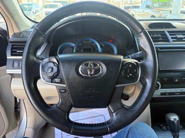 Toyota Camry Hybrid XLE 2013