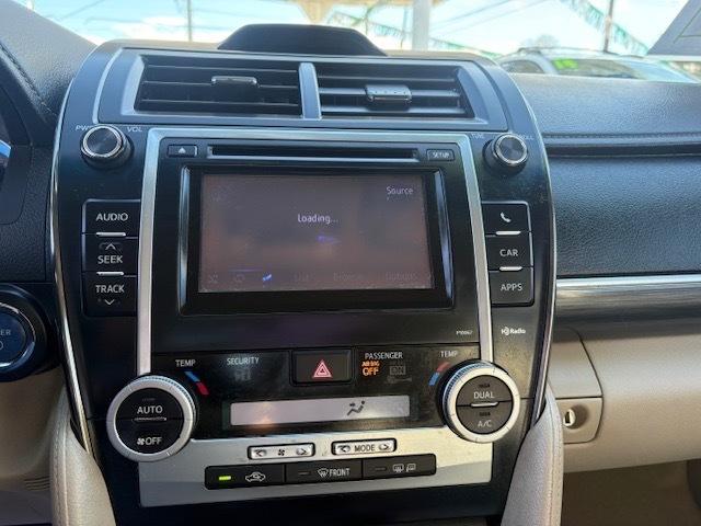 Toyota Camry Hybrid XLE 2013