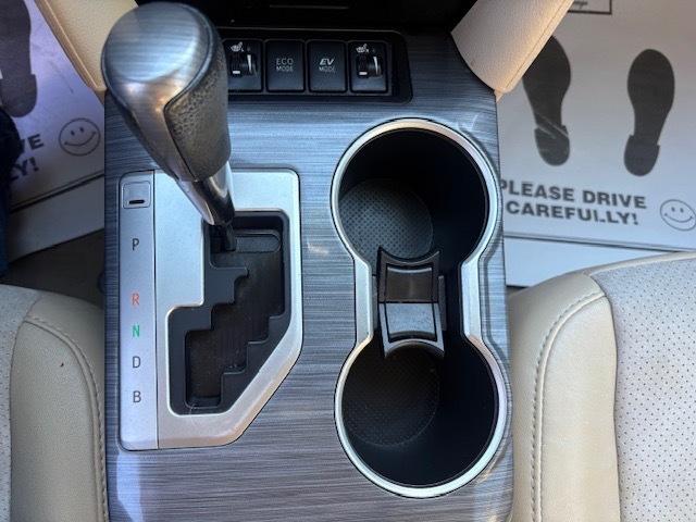 Toyota Camry Hybrid XLE 2013