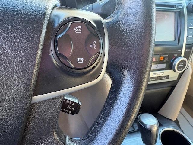 Toyota Camry Hybrid XLE 2013