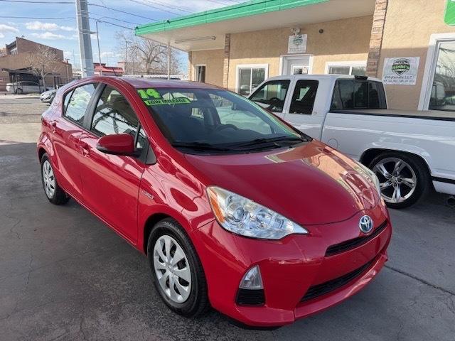 Toyota Prius c Four 2014