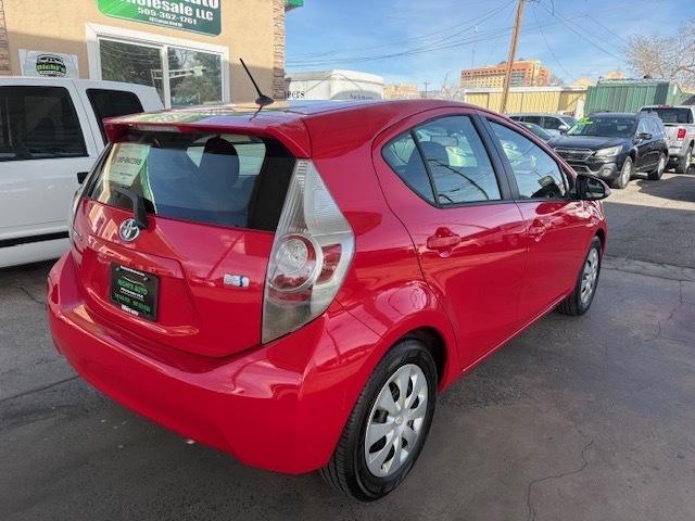 Toyota Prius c Four 2014