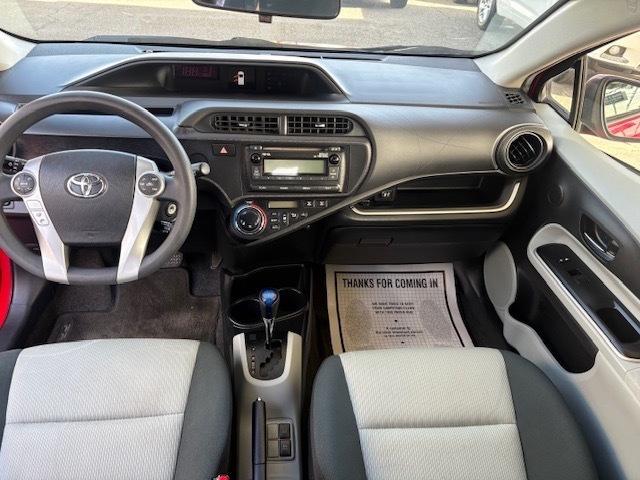 Toyota Prius c Four 2014