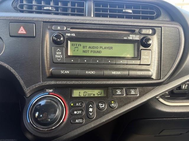 Toyota Prius c Four 2014