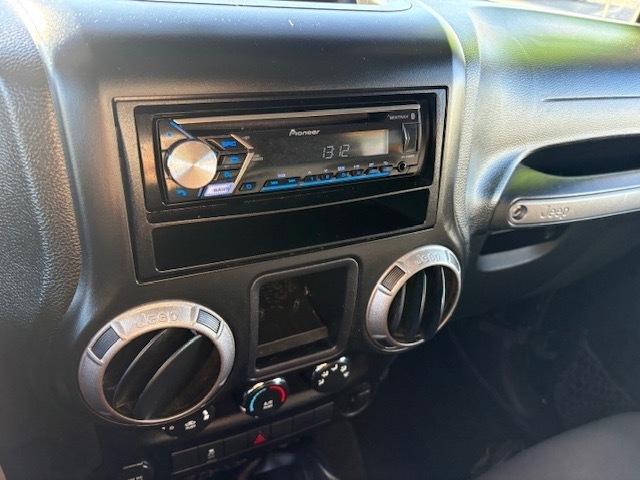 Jeep Wrangler Sport 4WD 2013