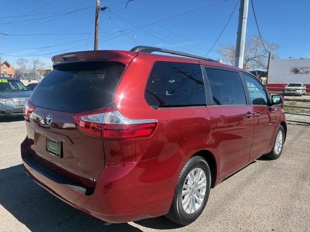 Toyota Sienna XLE FWD 8-Passenger V6 2016