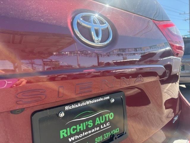 Toyota Sienna XLE FWD 8-Passenger V6 2016