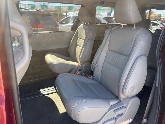 Toyota Sienna XLE FWD 8-Passenger V6 2016