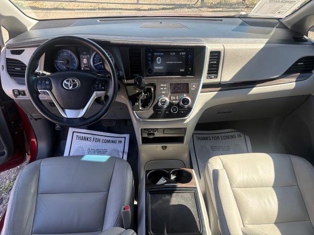 Toyota Sienna XLE FWD 8-Passenger V6 2016