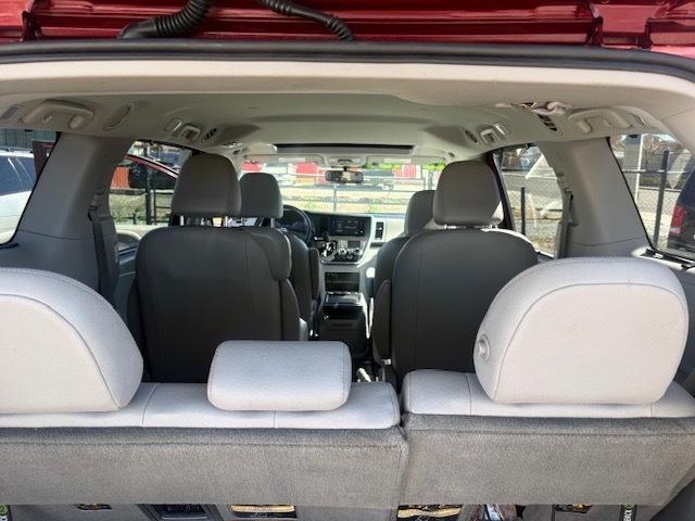 Toyota Sienna XLE FWD 8-Passenger V6 2016