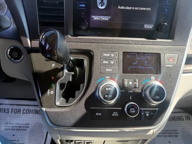 Toyota Sienna XLE FWD 8-Passenger V6 2016