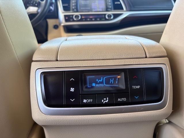 Toyota Highlander Limited AWD V6 2015