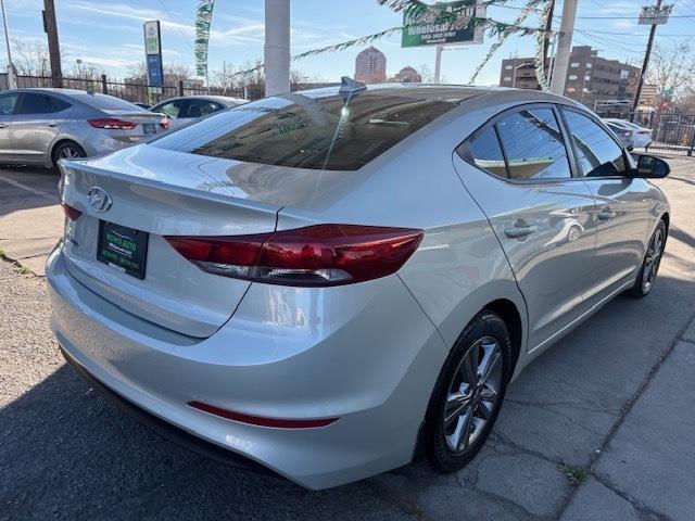 Hyundai Elantra  2017