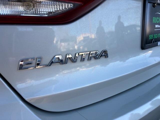 Hyundai Elantra  2017