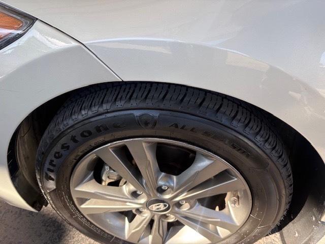 Hyundai Elantra  2017