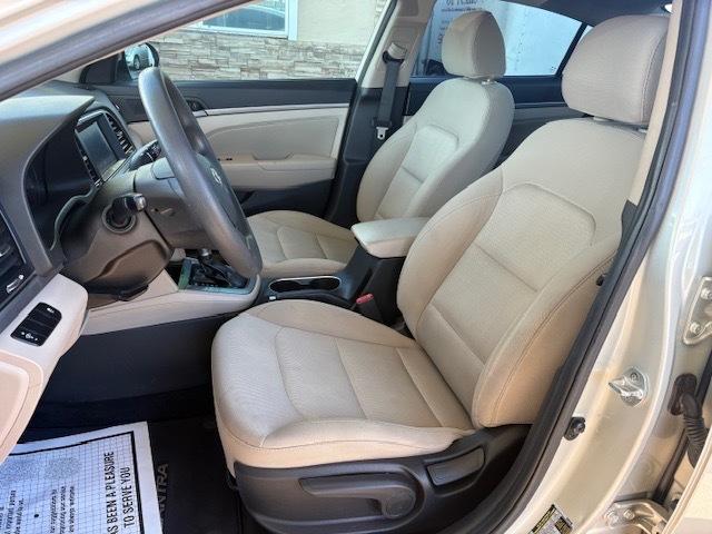 Hyundai Elantra  2017