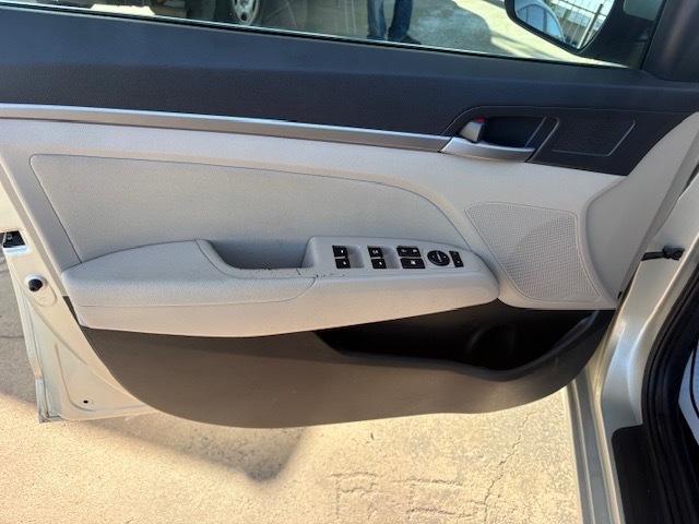 Hyundai Elantra  2017