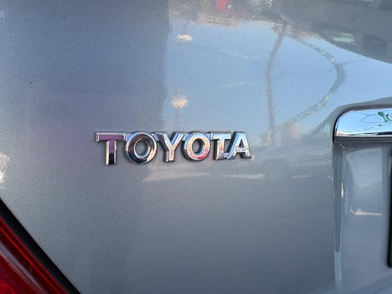 Toyota Camry LE V6 2005