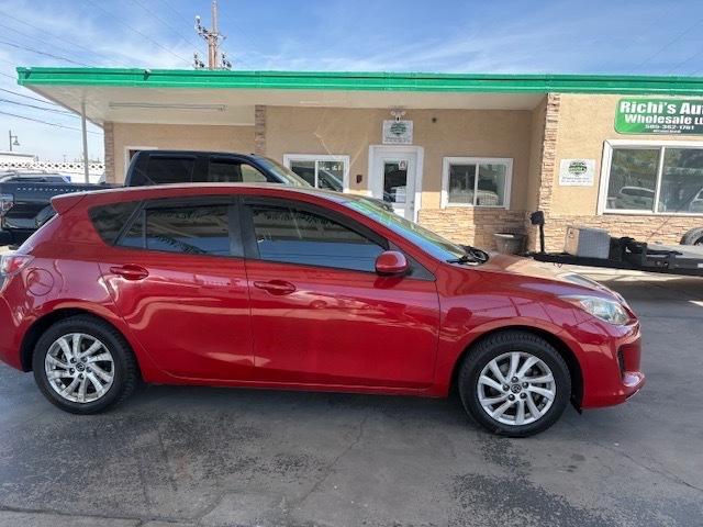 Mazda MAZDA3 i Touring AT 5-Door 2013