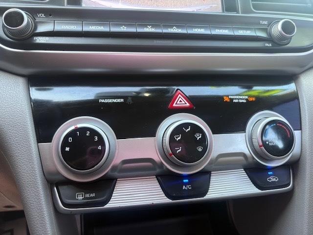 Hyundai Elantra SEL 2019