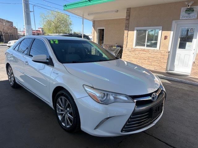 Toyota Camry Hybrid SE 2017