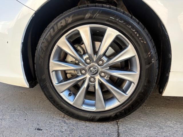 Toyota Camry Hybrid SE 2017