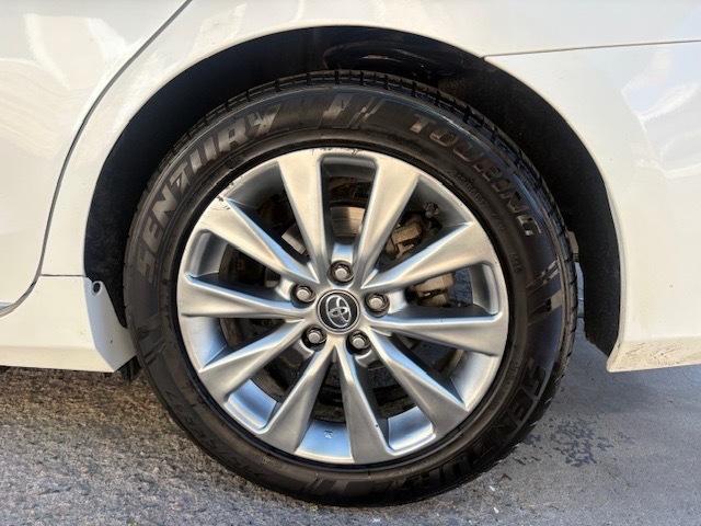 Toyota Camry Hybrid SE 2017