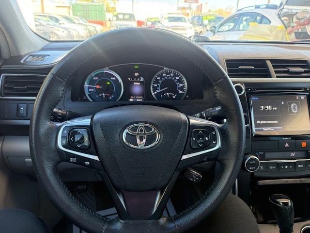 Toyota Camry Hybrid SE 2017