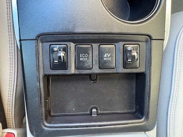 Toyota Camry Hybrid SE 2017