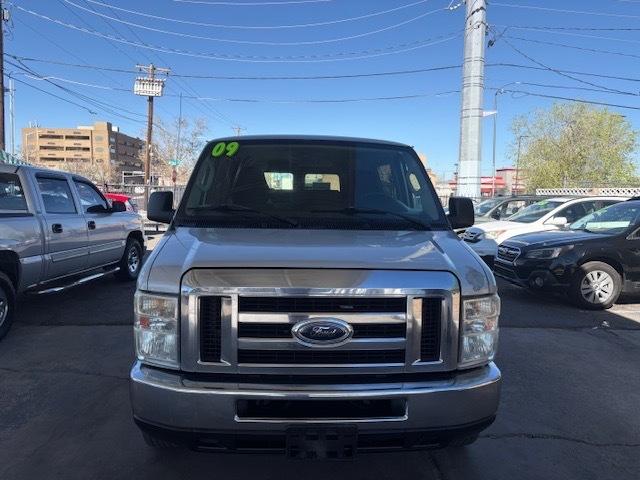 Ford Econoline E-350 XL Super Duty 2009