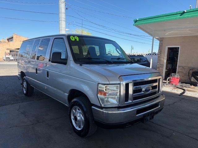 Ford Econoline E-350 XL Super Duty 2009