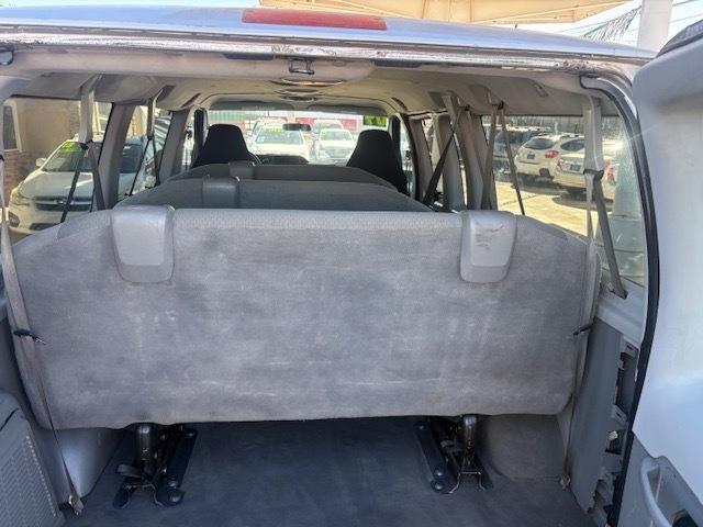 Ford Econoline E-350 XL Super Duty 2009