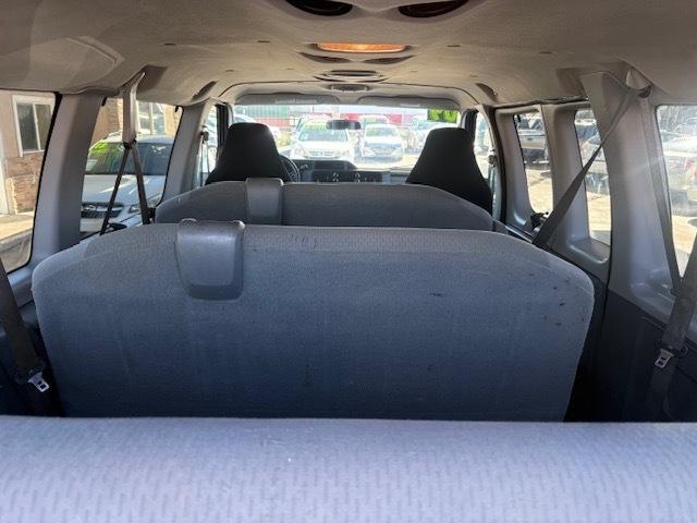 Ford Econoline E-350 XL Super Duty 2009