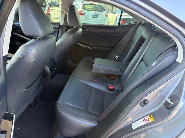 Lexus IS 250 RWD 2015