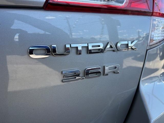 Subaru Outback 3.6R Limited 2011