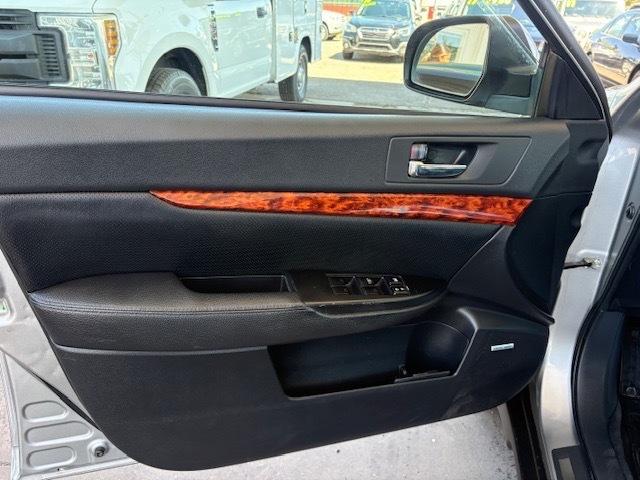 Subaru Outback 3.6R Limited 2011