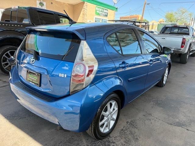 Toyota Prius c Four 2012